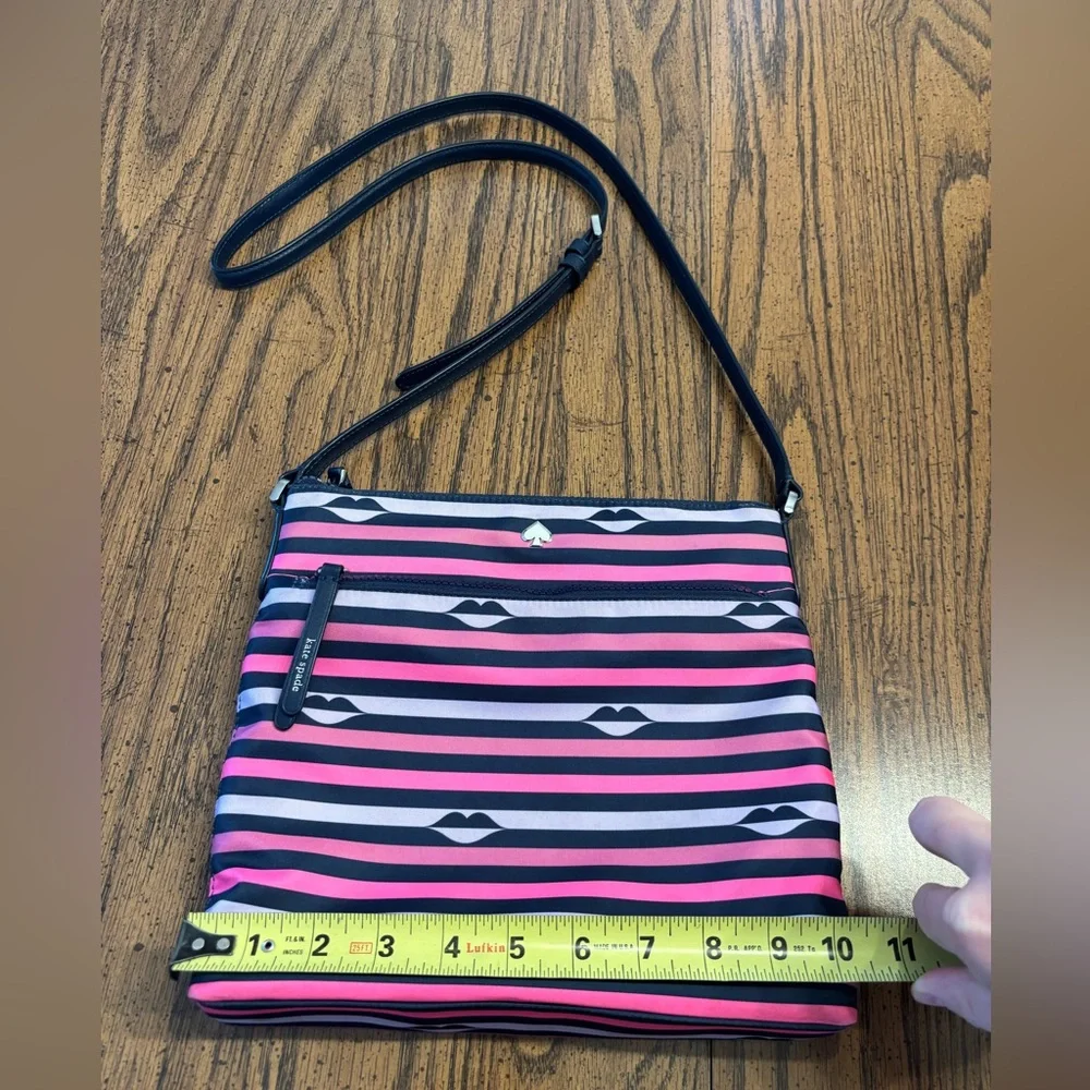 Kate Spade Jae Nylon Crossbody Handbag lips design - Picture 2 of 15